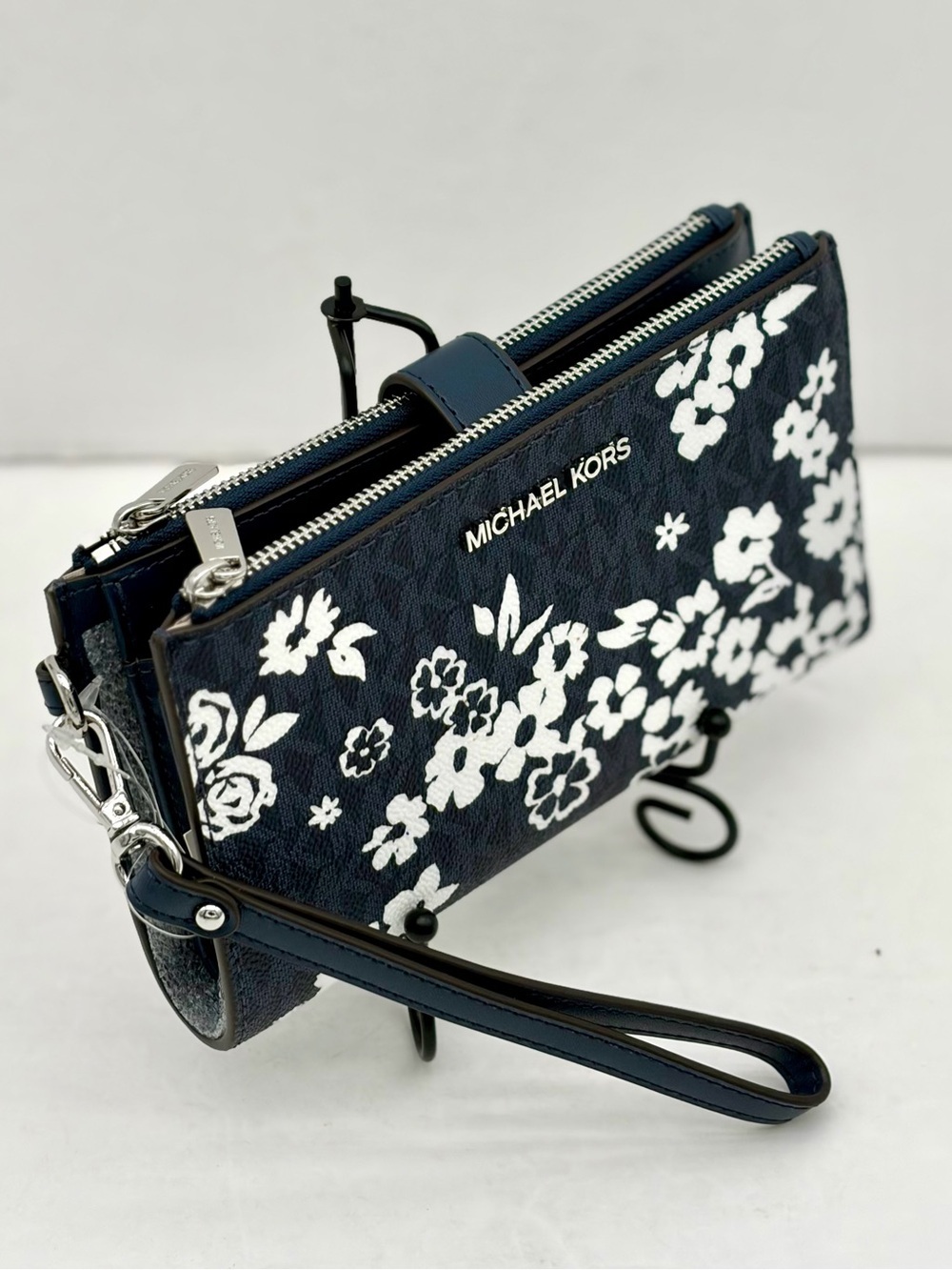 MICHAEL KORS JST Lg Double Zip Printed Sign Logo Wristlet Wallet Navy NWT